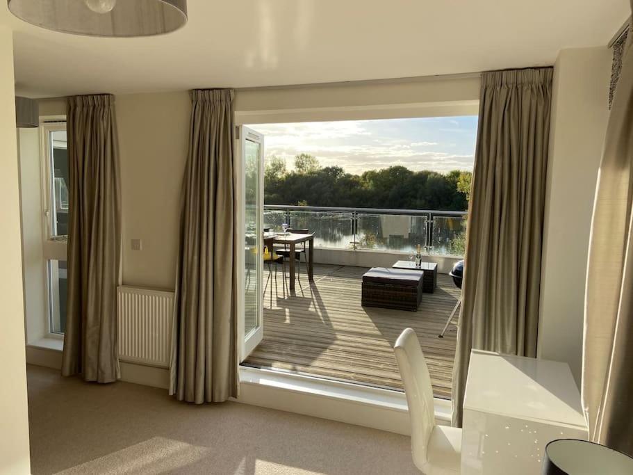 Reed Warbler - Hm111 - Lower Mill Estate Penthouse Apartment With Spa Access Somerford Keynes Extérieur photo