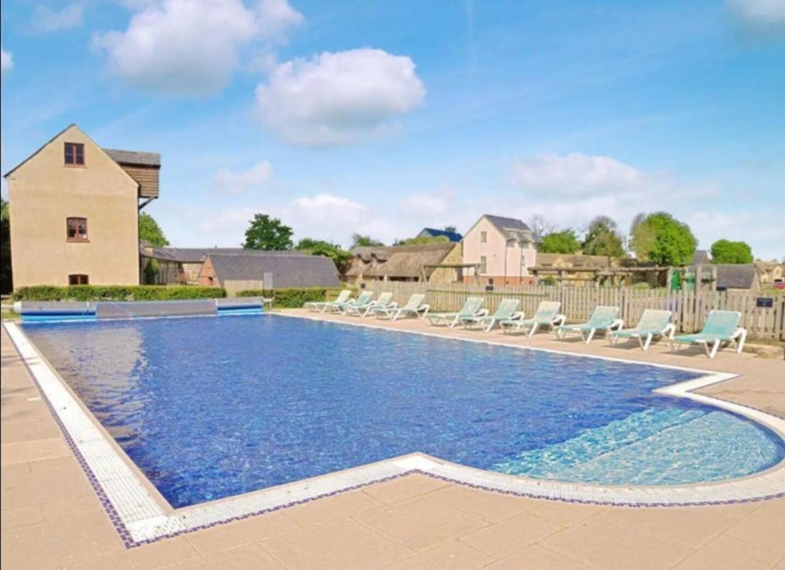 Reed Warbler - Hm111 - Lower Mill Estate Penthouse Apartment With Spa Access Somerford Keynes Extérieur photo