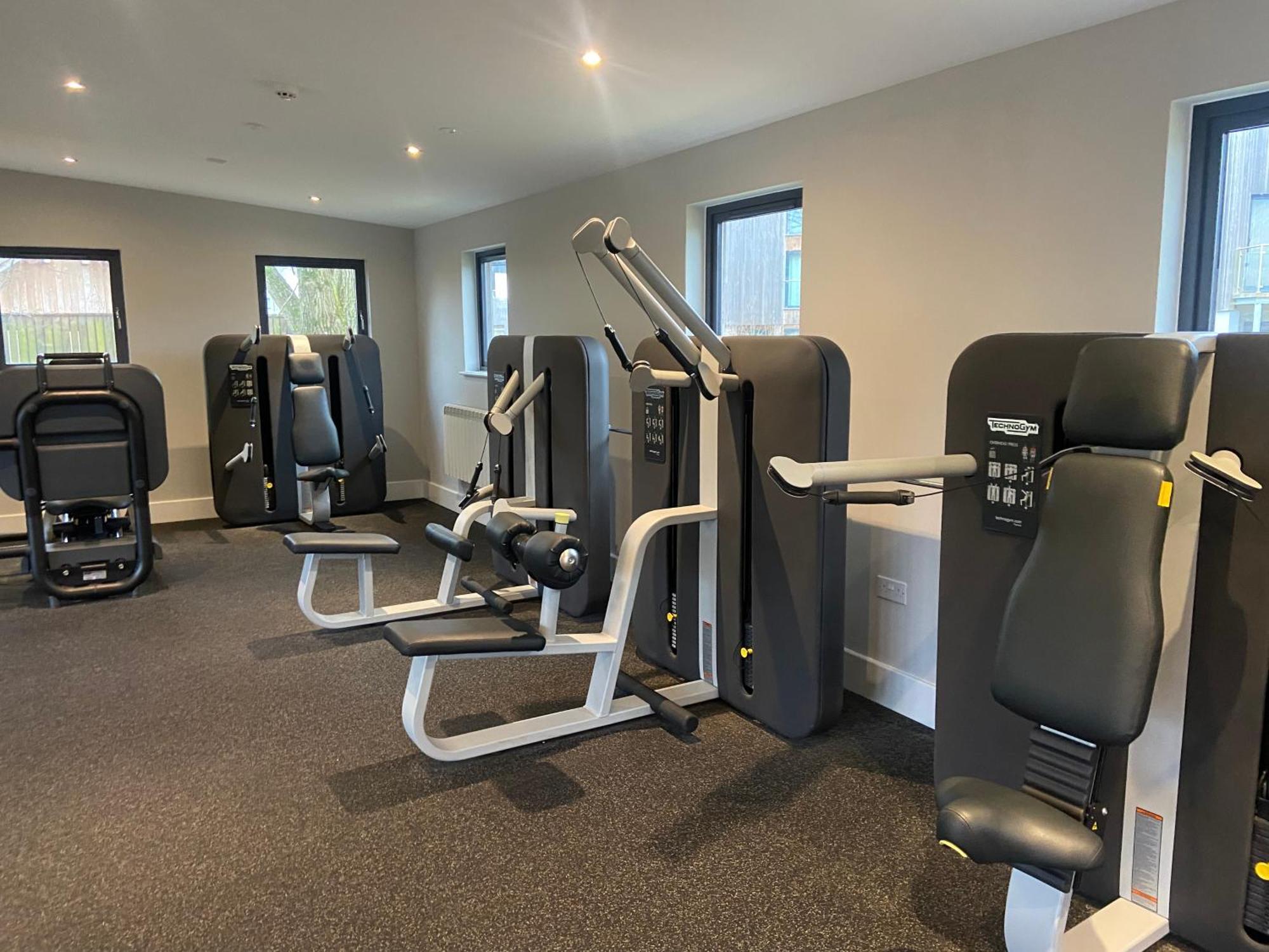 Reed Warbler - Hm111 - Lower Mill Estate Penthouse Apartment With Spa Access Somerford Keynes Extérieur photo