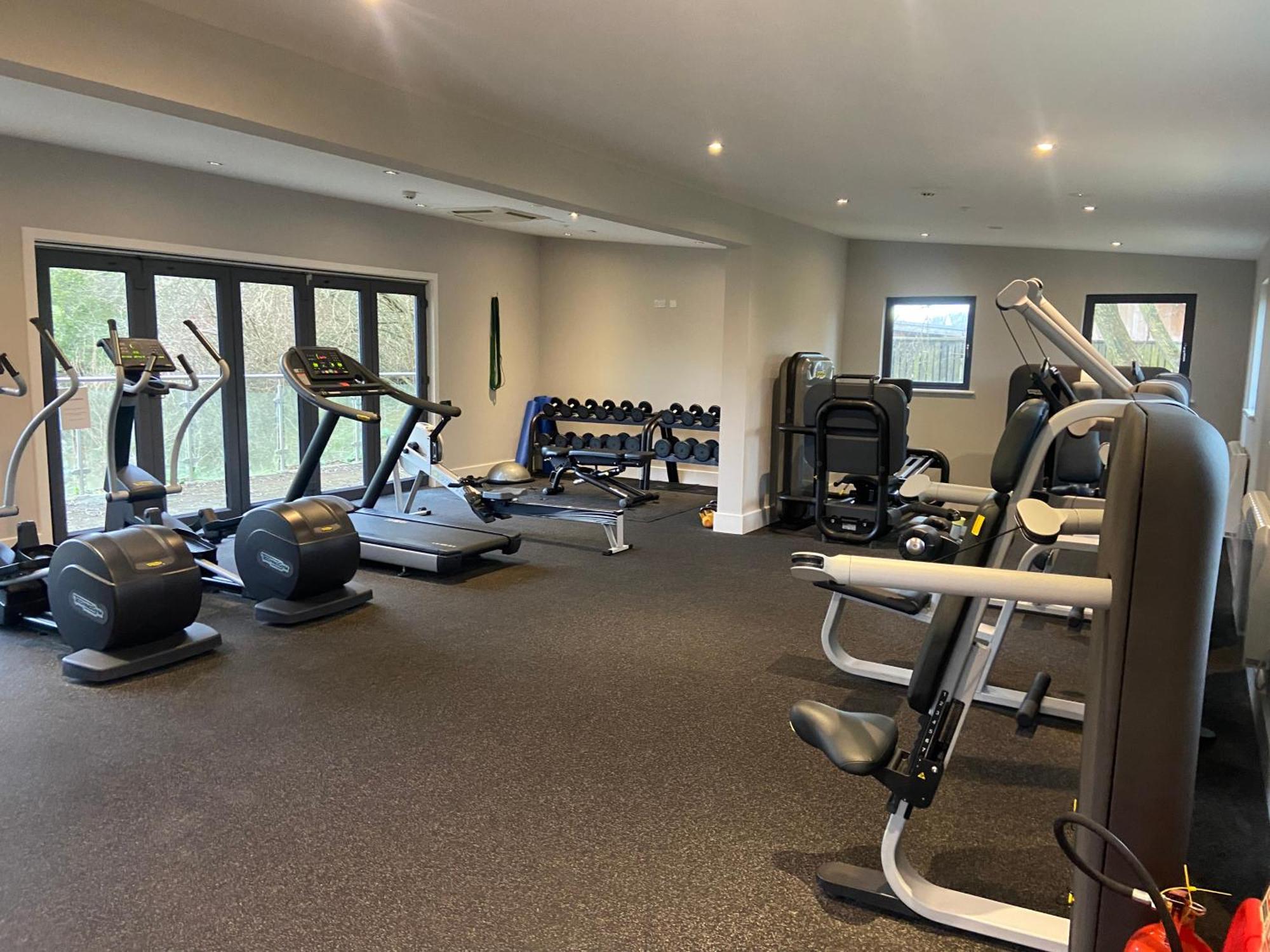 Reed Warbler - Hm111 - Lower Mill Estate Penthouse Apartment With Spa Access Somerford Keynes Extérieur photo