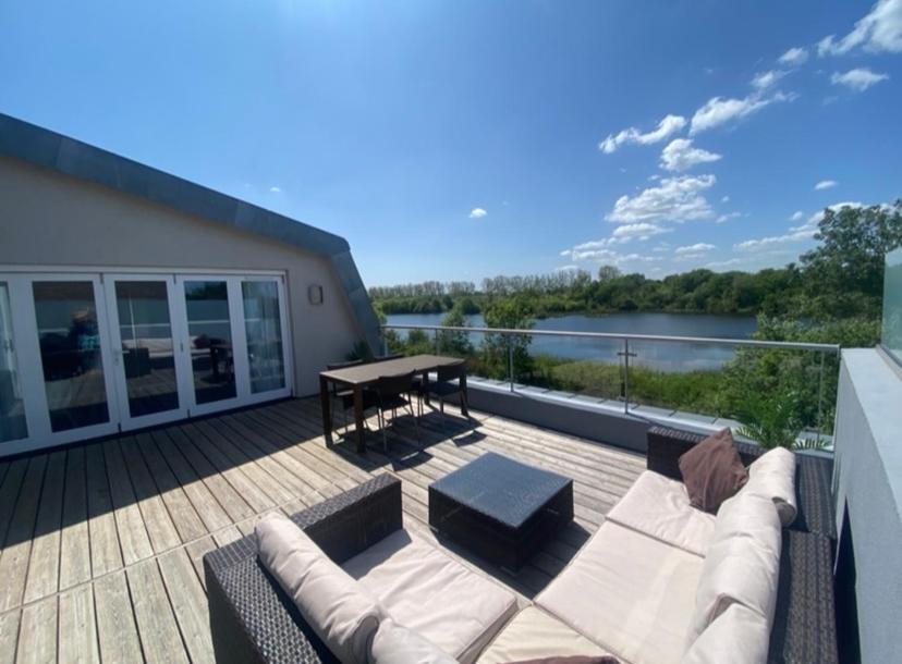 Reed Warbler - Hm111 - Lower Mill Estate Penthouse Apartment With Spa Access Somerford Keynes Extérieur photo